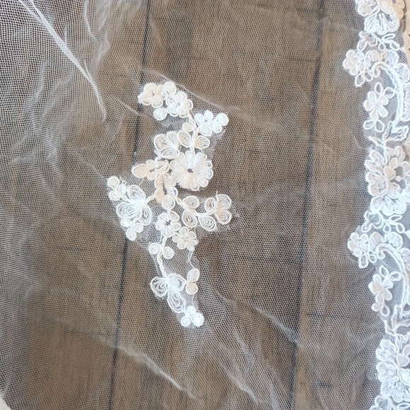 Cathedral Length Wedding Veil - Picture 3 of 7